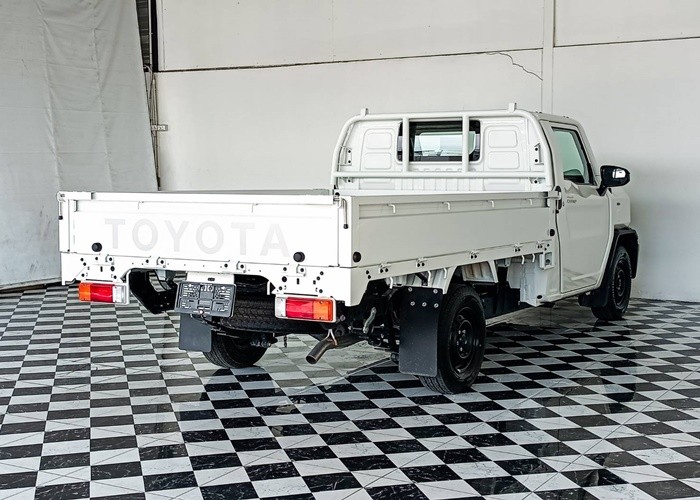 Used 1
                    TOYOTA
                     for Sale Image