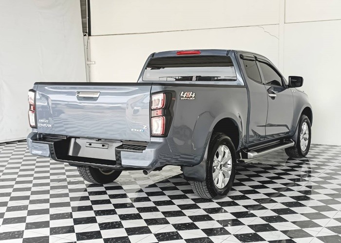 Used 7
                    ISUZU
                     for Sale Image