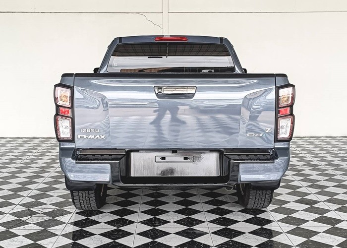 Used 7
                    ISUZU
                     for Sale Image